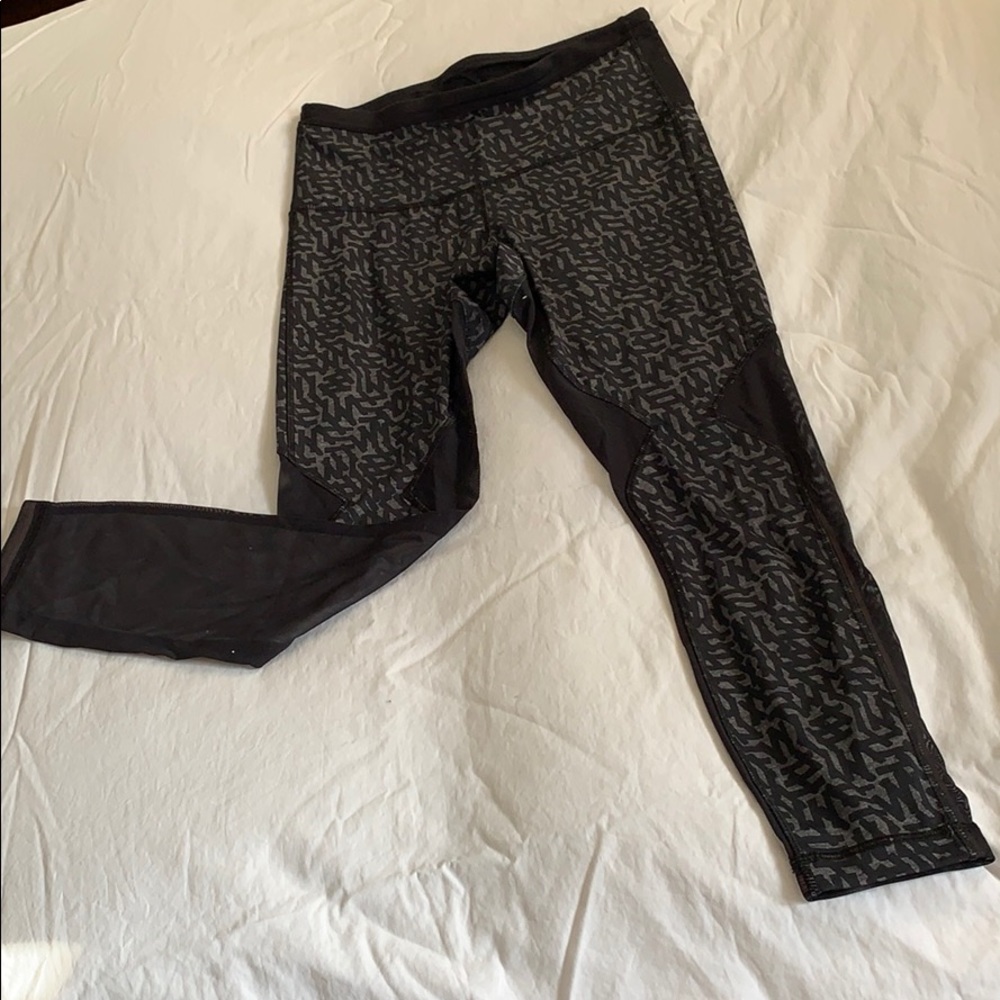 Lululemon black mesh patterned leggings